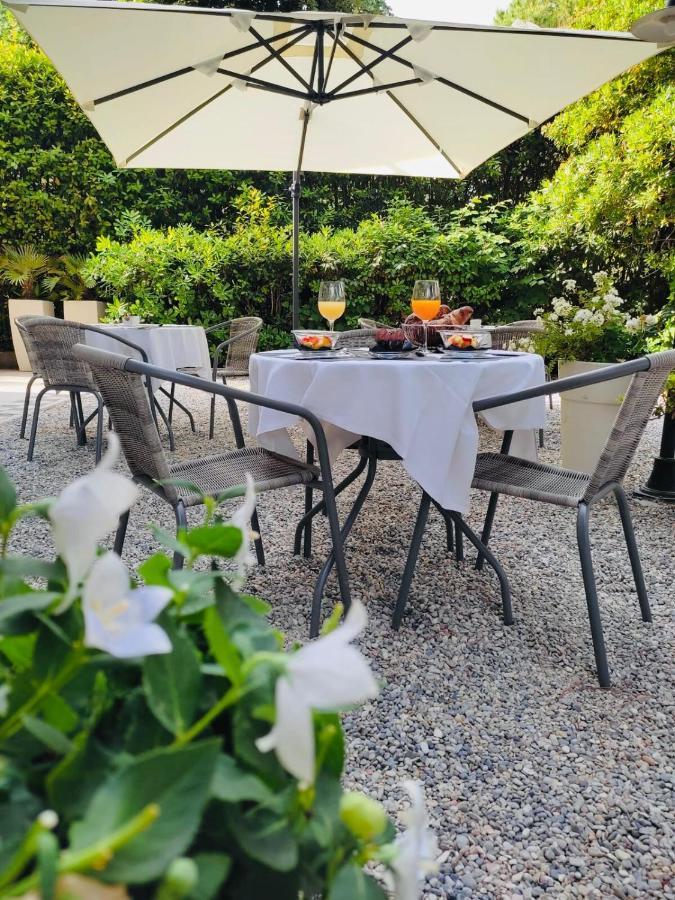 Hotel B&B Des Bains Милано Мартима Екстериор снимка