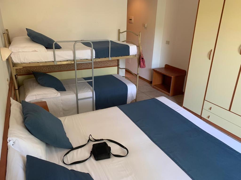 Hotel B&B Des Bains Милано Мартима Екстериор снимка